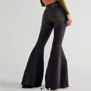 Free People Float On Flare Bell Bottom Jeans - size 25 - blackout